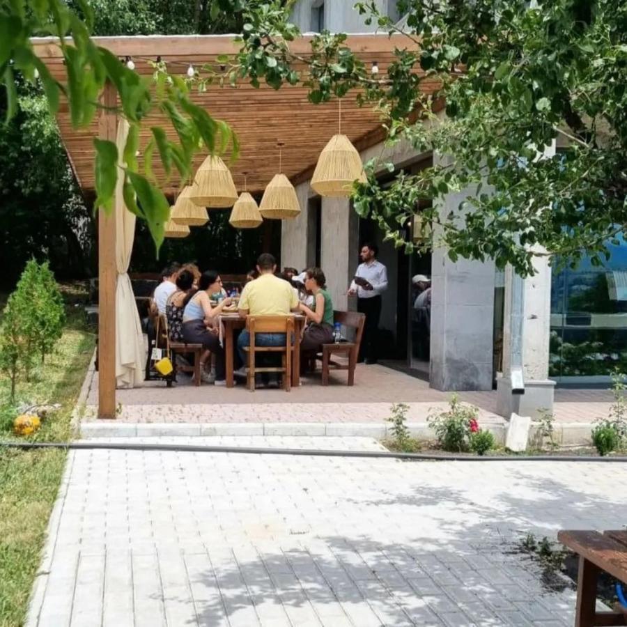 Tsaghkunk Chef House Hotel & Restaurant เซวาน ภายนอก รูปภาพ